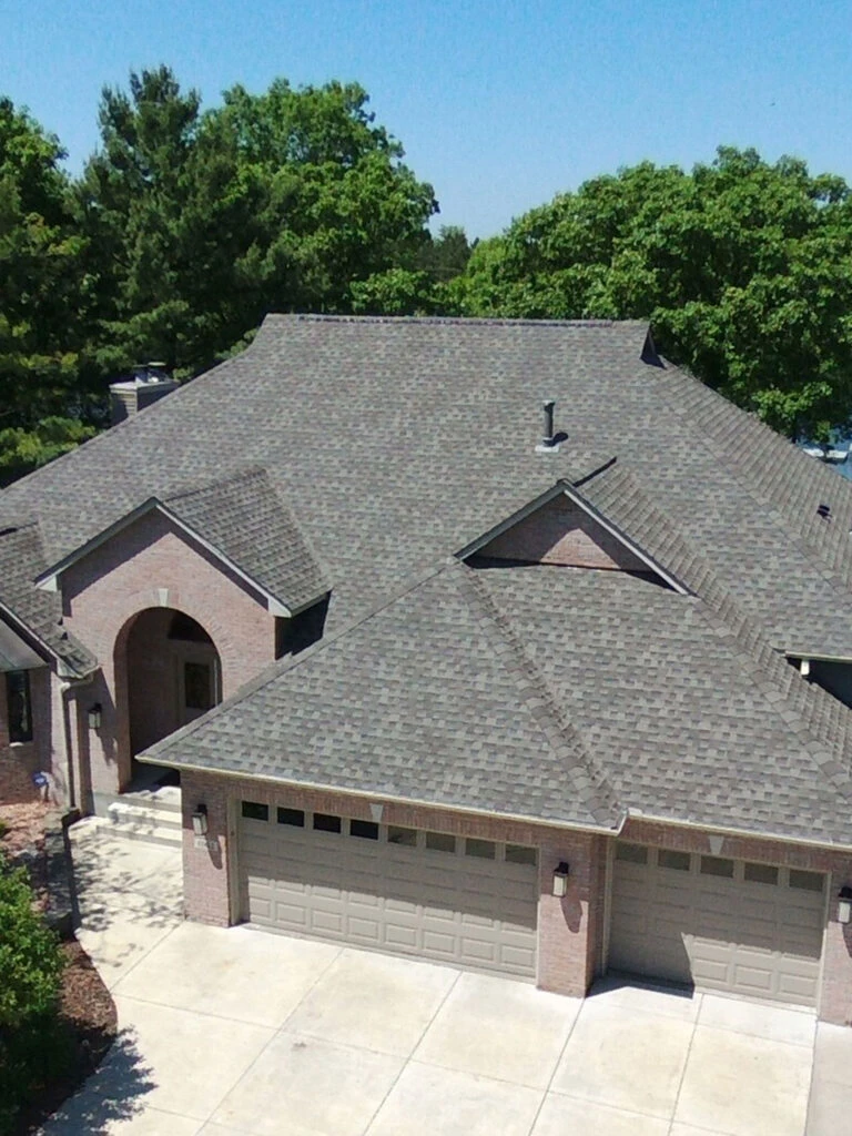 Metal vs. Asphalt Roofing: What’s Right for Your Home