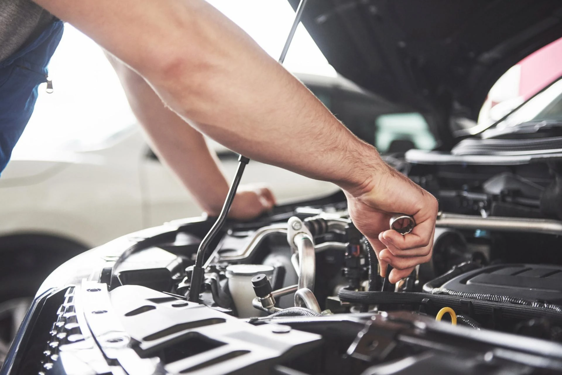 The Ultimate Guide to Transmission Fluid Changes in the UAE