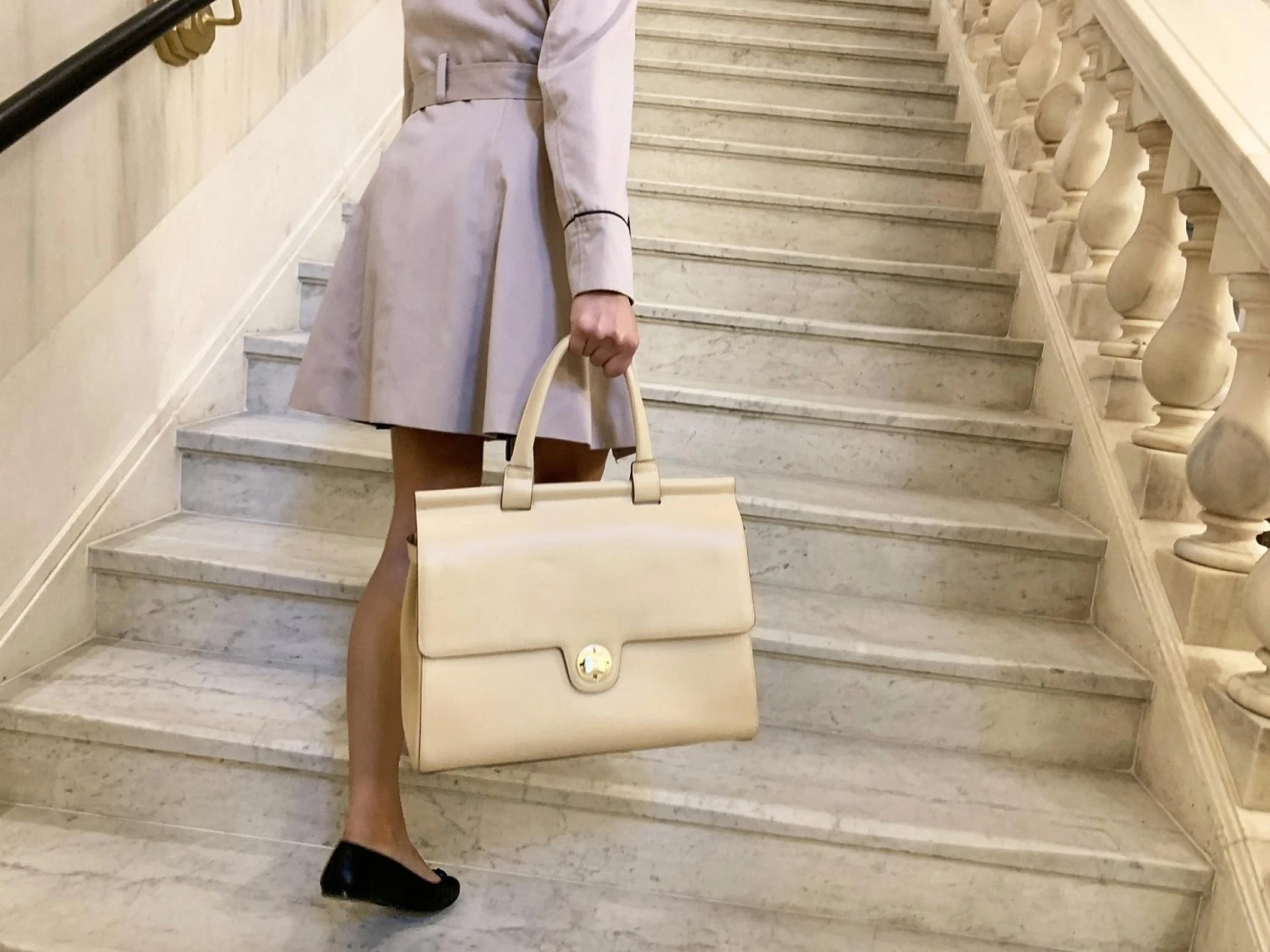 4 Things to Look for in a Womens Designer Work Bag to Wow Yourself and the Office
