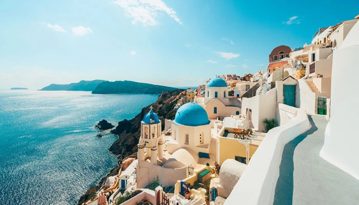 10 Best Romantic Honeymoon Destinations for Newlyweds