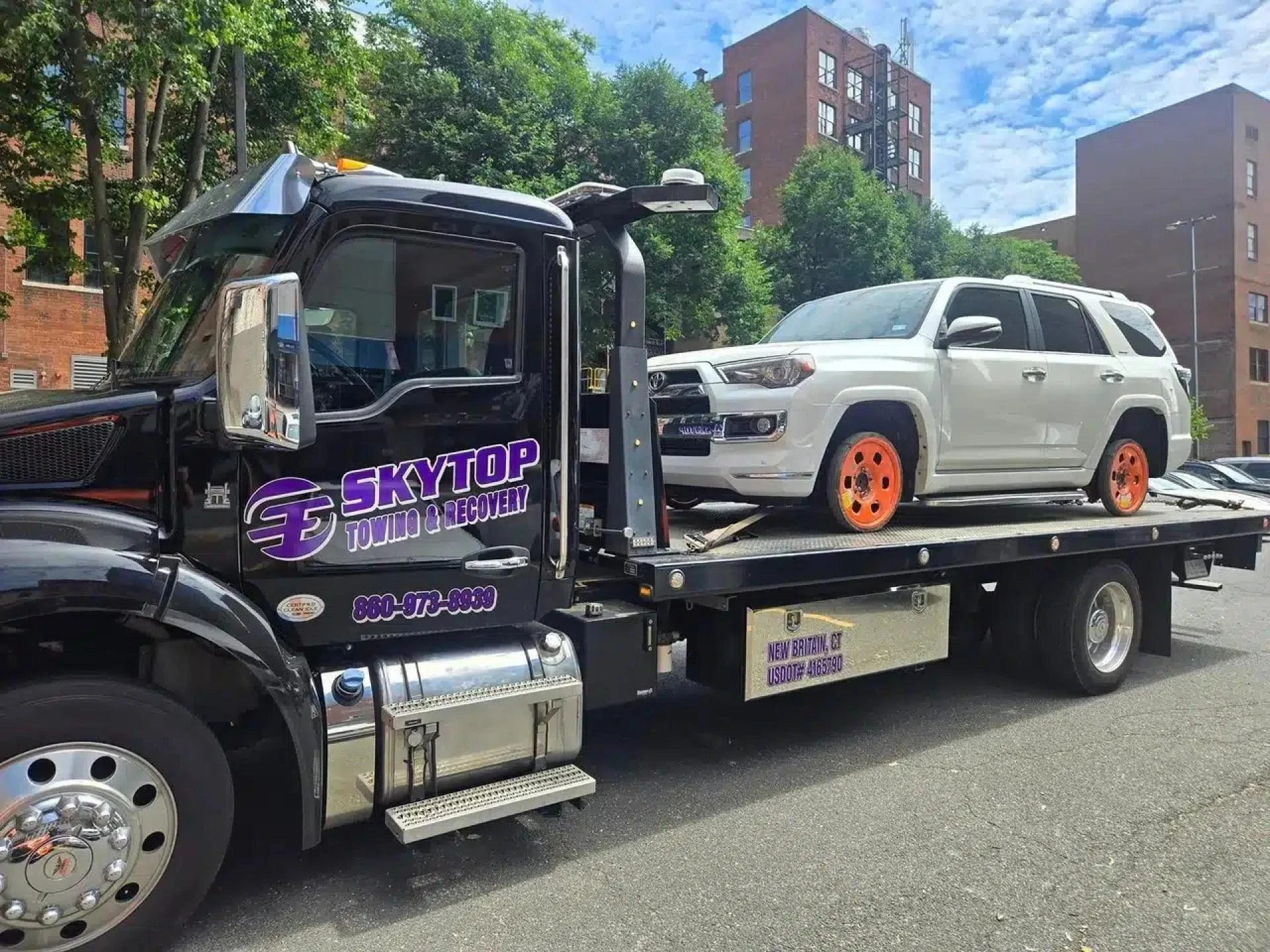 Reliable and Efficient Towing Solutions in Connecticut: Skytop Towing & Recovery LLC Has You Covered
