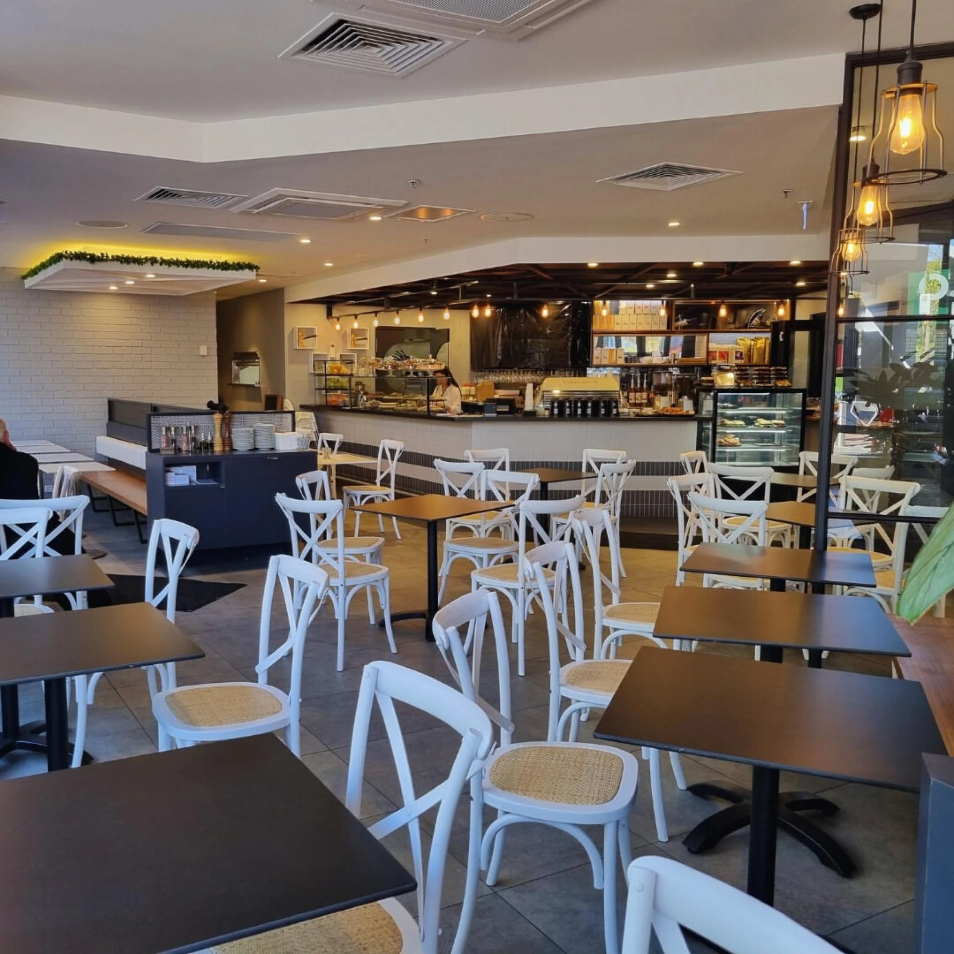 Shop, Dine & Unwind on Chapel Street | Visit Pran Central Today