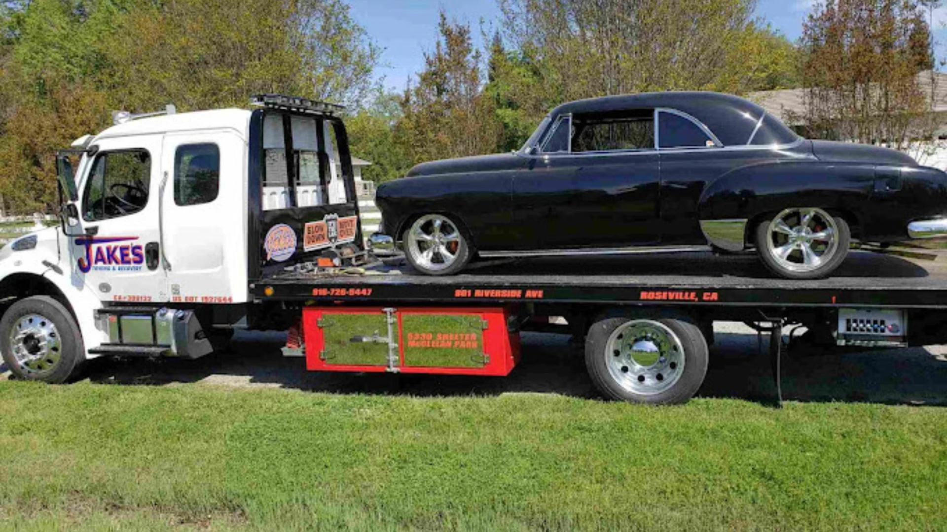 How Fast Can a 24 Hour Towing Company Come to Your Spot?