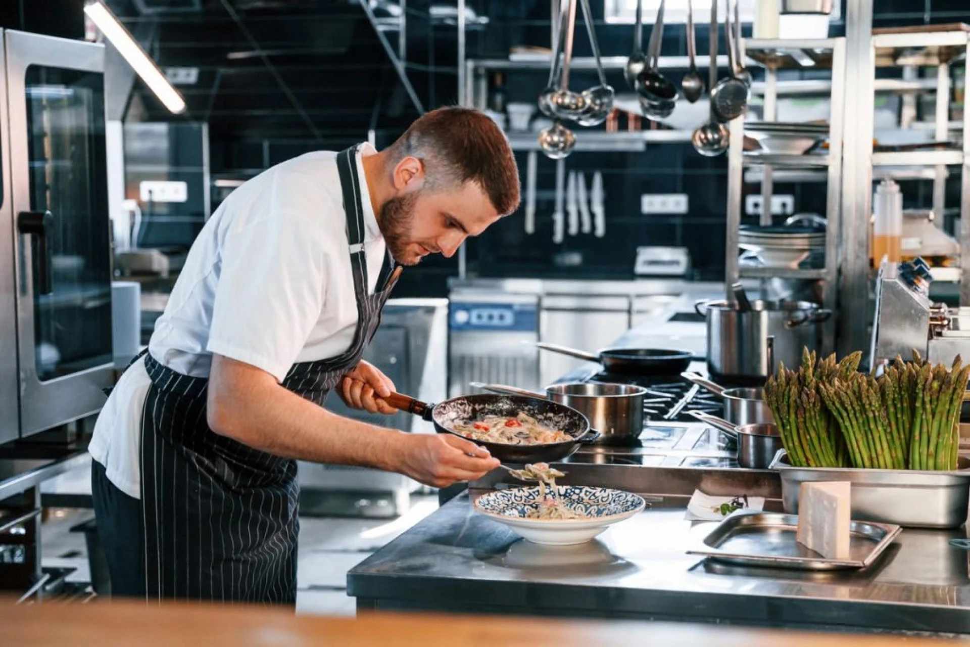 Private Dinner Parties in Surrey: The Benefits of Hiring a Professional Chef