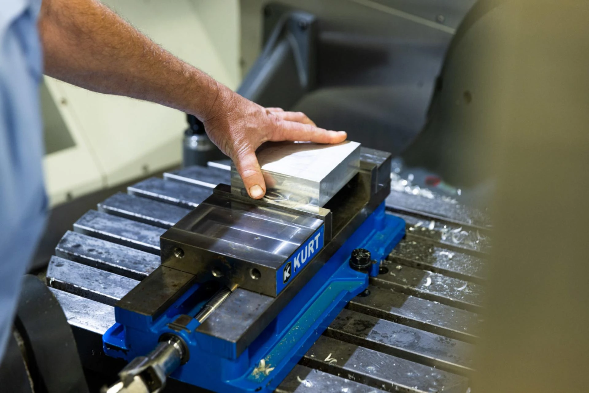 CNC Machining vs. Traditional Manufacturing: Why Custom CNC Metal Parts Are the Future