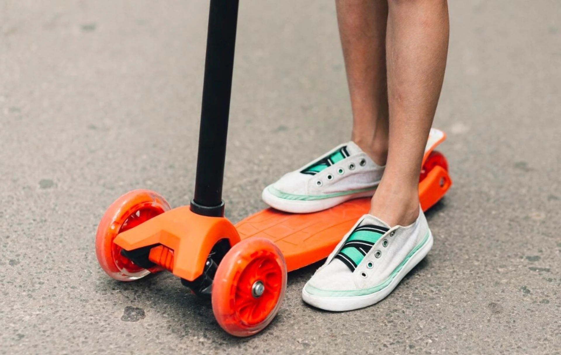 Micro Sprite Scooter: Compact Power, Big Adventure