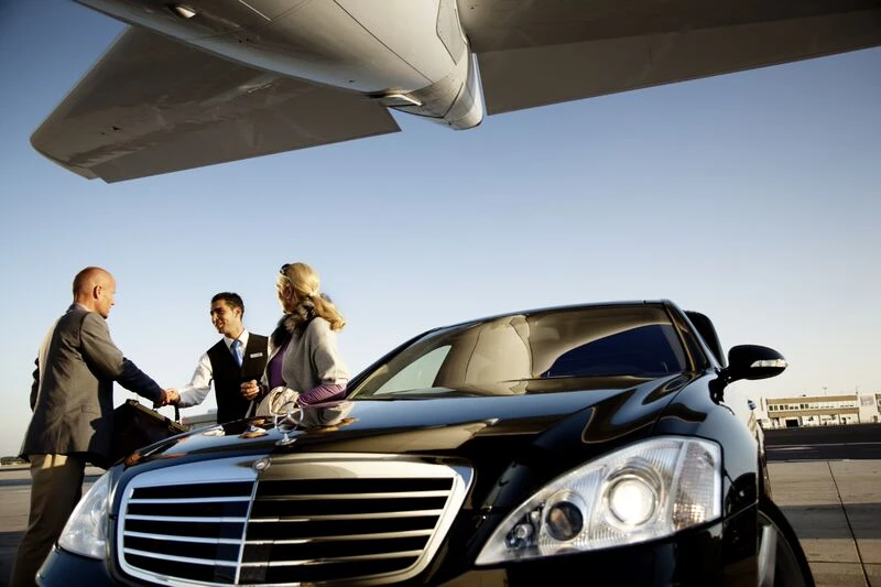 Best Limousine Service in Singapore: Luxurious Transfers from Singapore to Malacca & Seletar Airport
