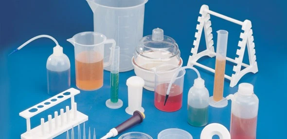How to Choose the Best Plasticware for Medical Lab
