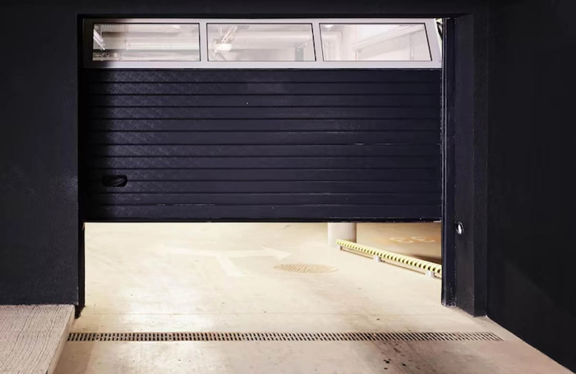 Why Do Garage Door Problems Happen More Often in The Woodlands?