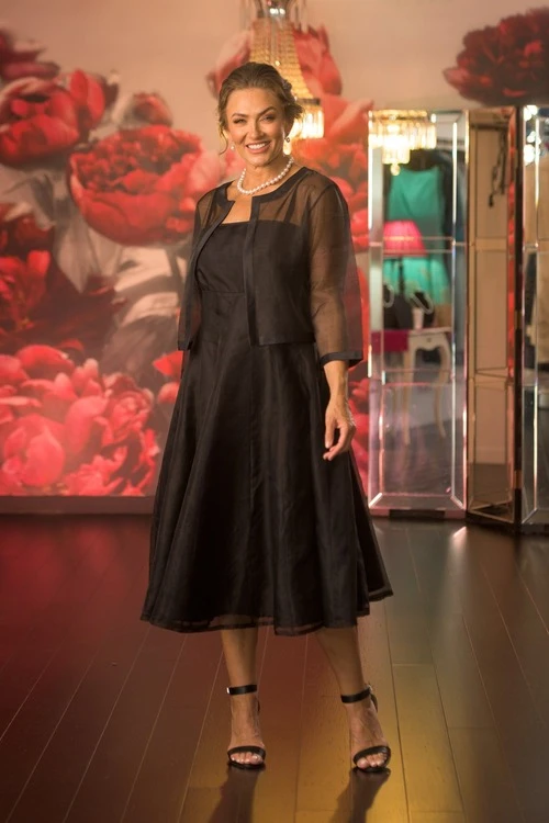 Cocktail Couture: How To Choose The Ideal Dress Jacket For Your Night Out