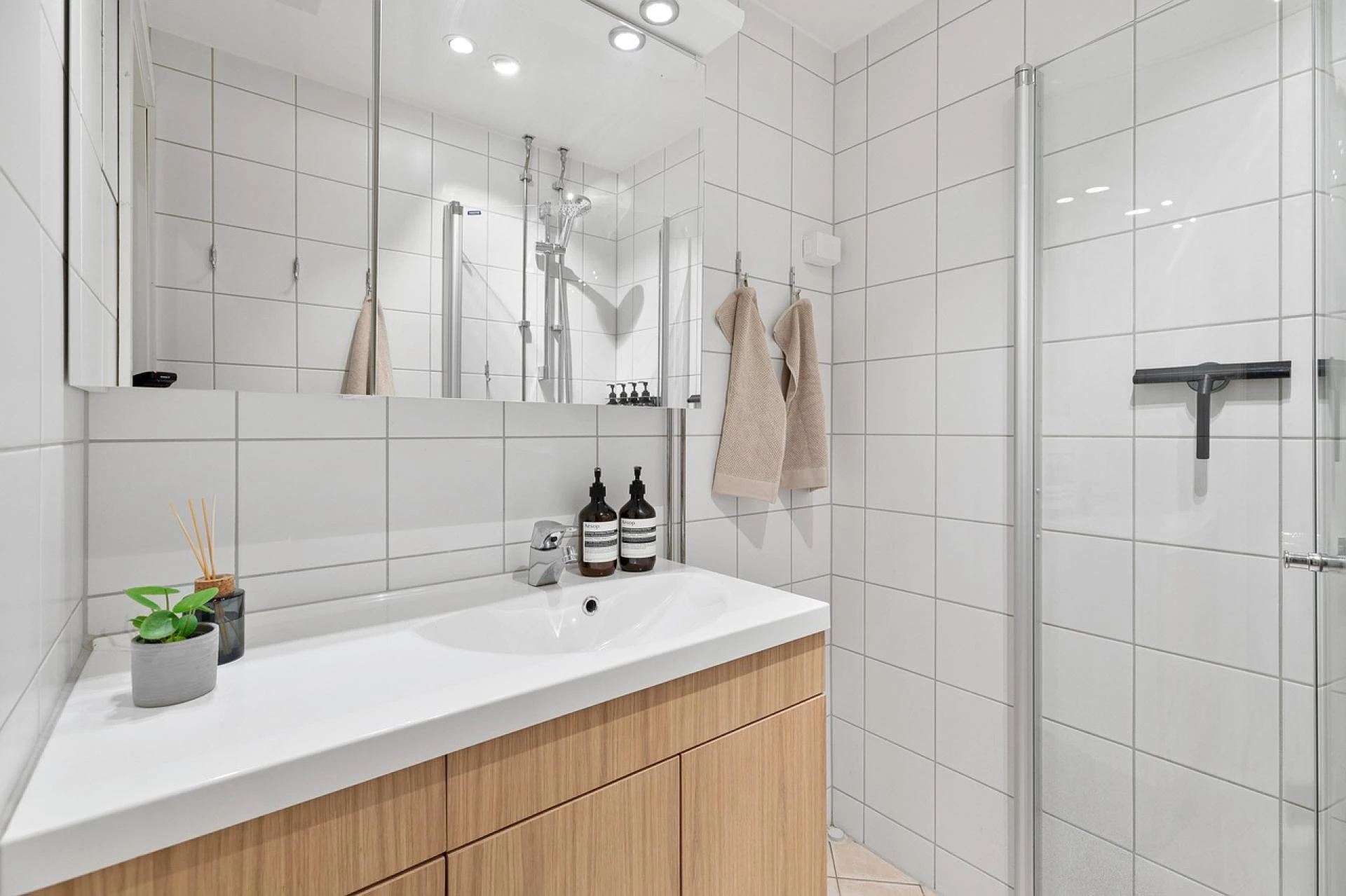 How to Choose the Perfect Vanity for Your Bathroom Remodel