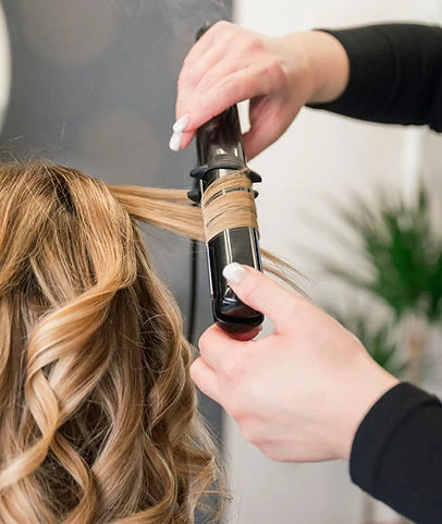How Foil Hair Highlights and Hand-Tied Extensions Create the Ultimate Hair Makeover