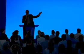 Using the Flipped Classroom Approach in Corporate Training Seminars