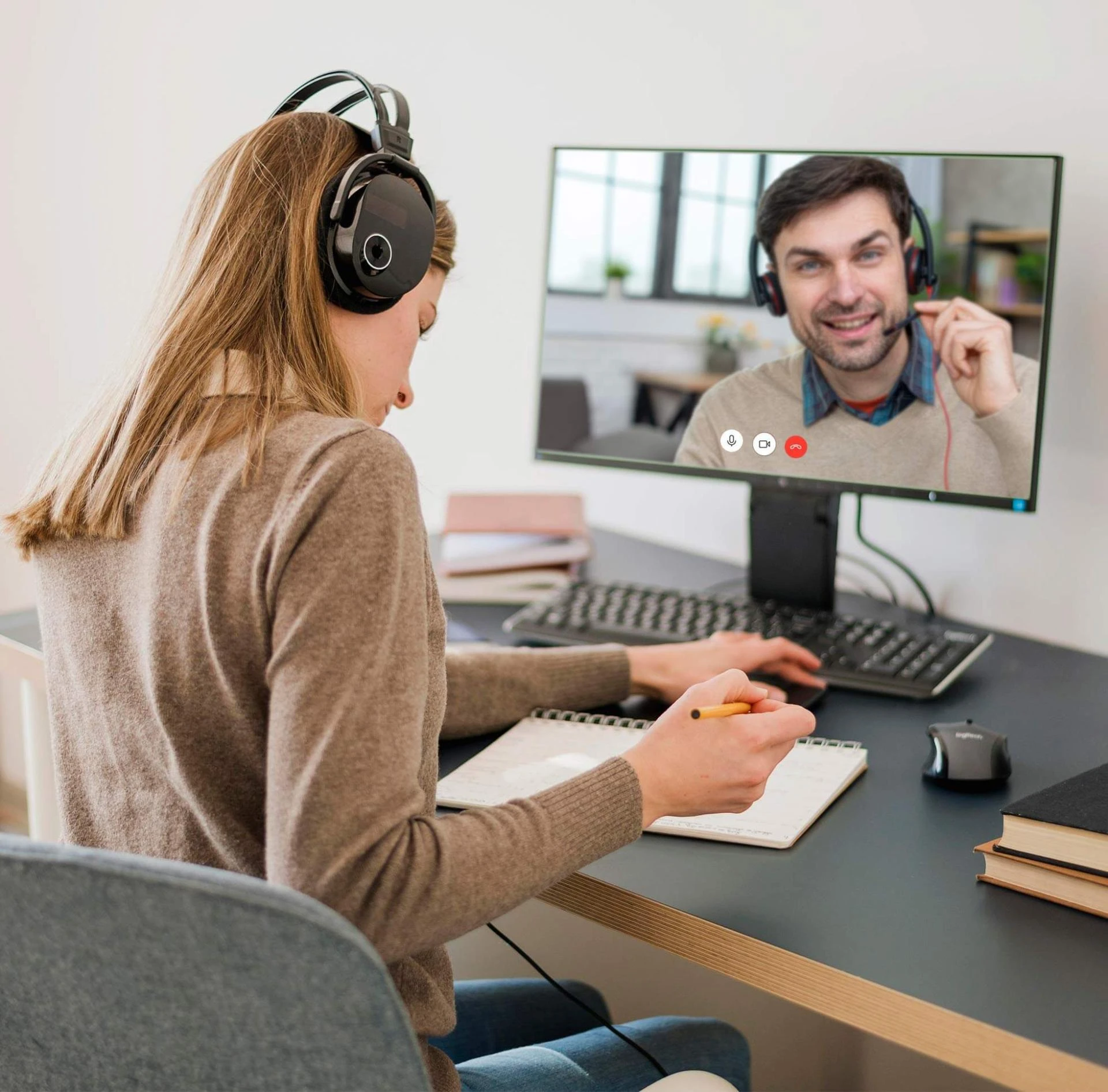 Important Factors to Consider When Selecting an Online Spanish Tutor