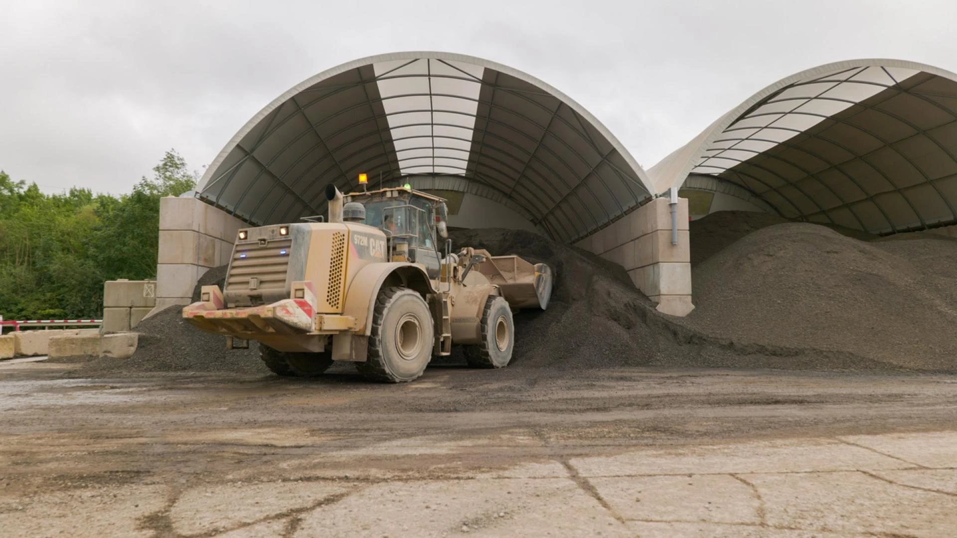 Dostosuj zadaszenie kontenerowe do indywidualnych potrzeb Twojej firmy
