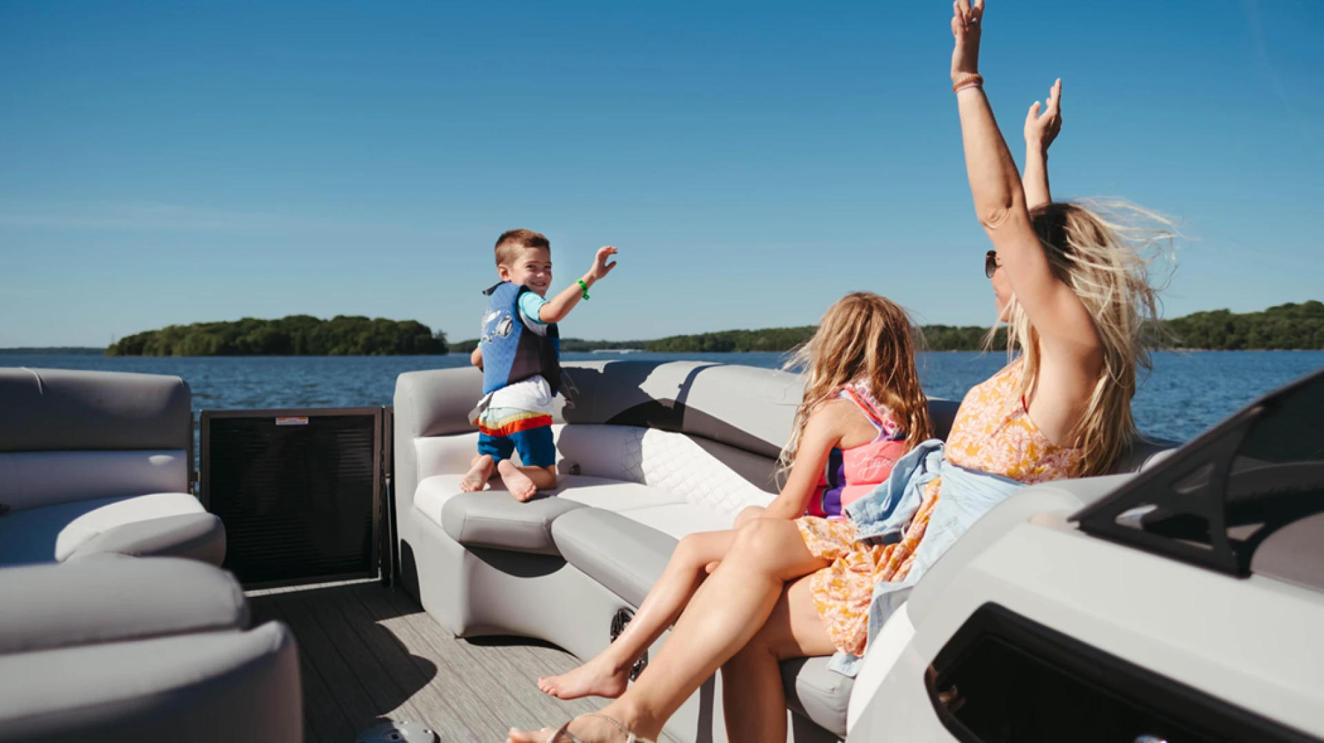 Why Choose a Boat Rental Service for Your Vacation