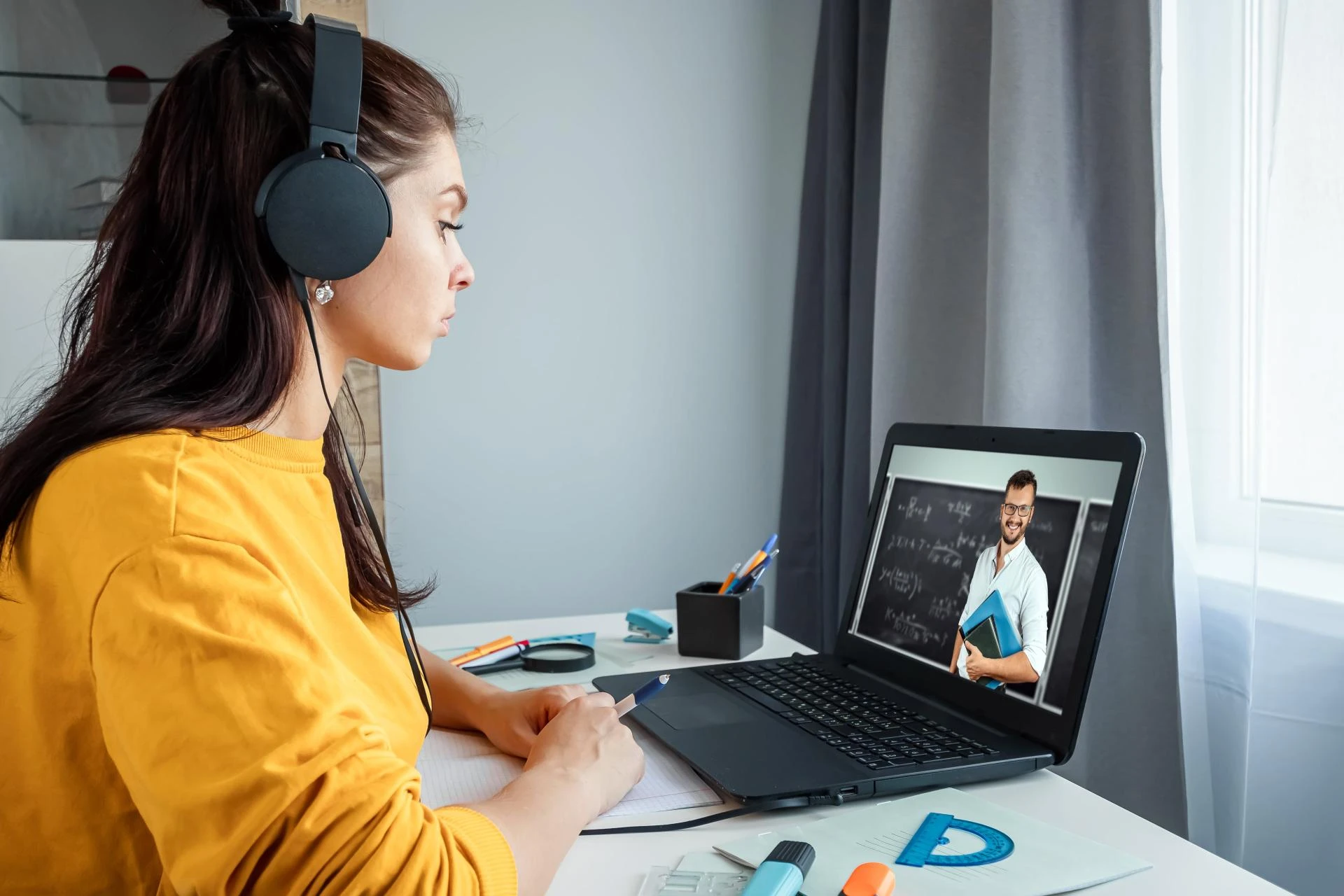 India’s Most Funded Online Education Startups And Their Growth Secrets