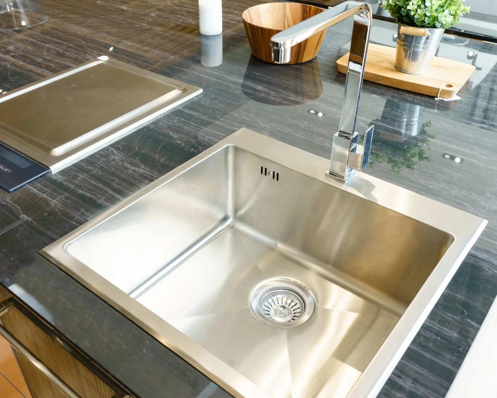 Cream Black Kitchen Ideas That Blend Elegance and Functionality