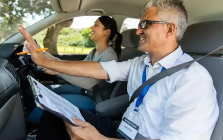 How to Choose the Best Driving School in Point Cook