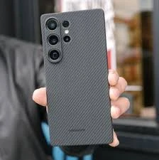 What Makes a Minimalist Phone Case a Smarter Choice Today?