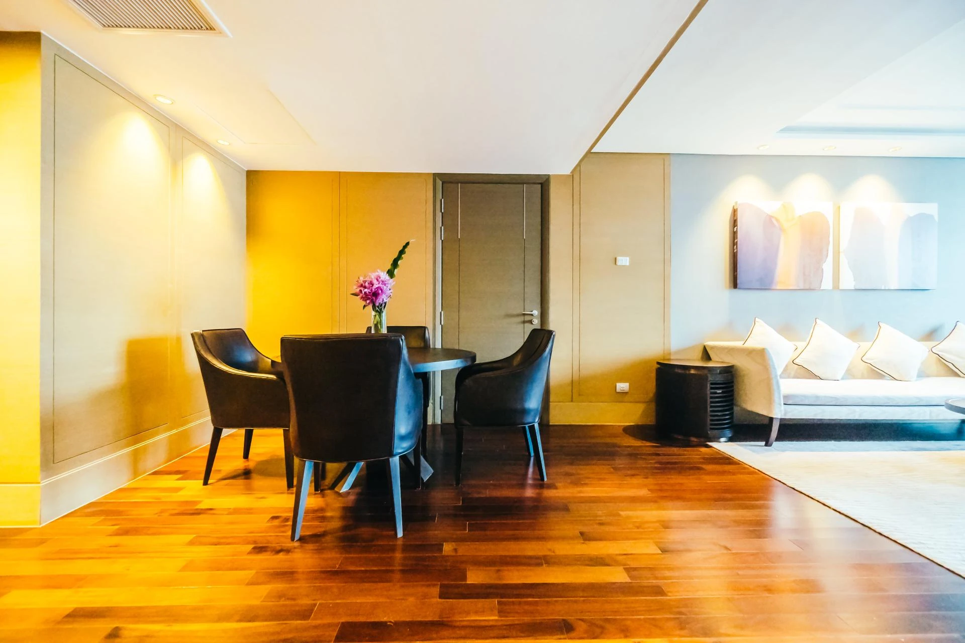 Top Custom Wood Flooring Trends in High-End Interior Design