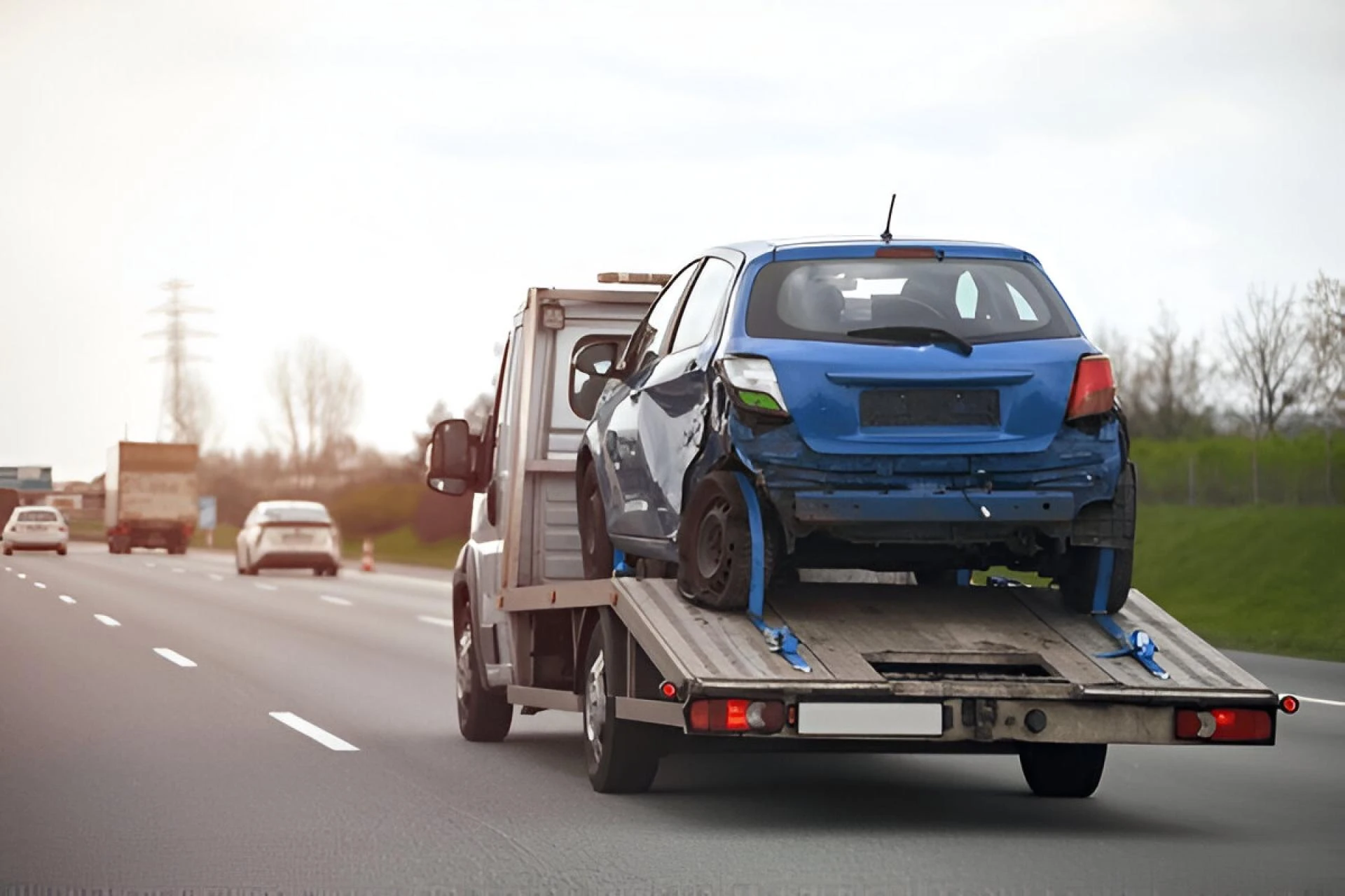 7 Urgent Situations Where Towing Services in Orlando Become Essential