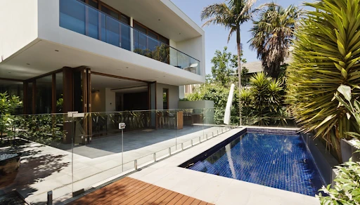 Refinancing Your Home Loan in Corinda: How a Mortgage Broker in Brisbane Can Help You Save Big