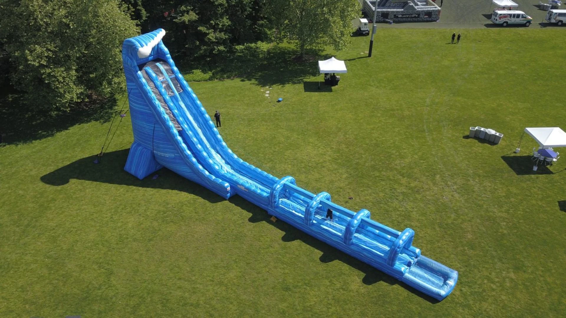 White Bounce Houses: A Trendy Touch to Modern Parties