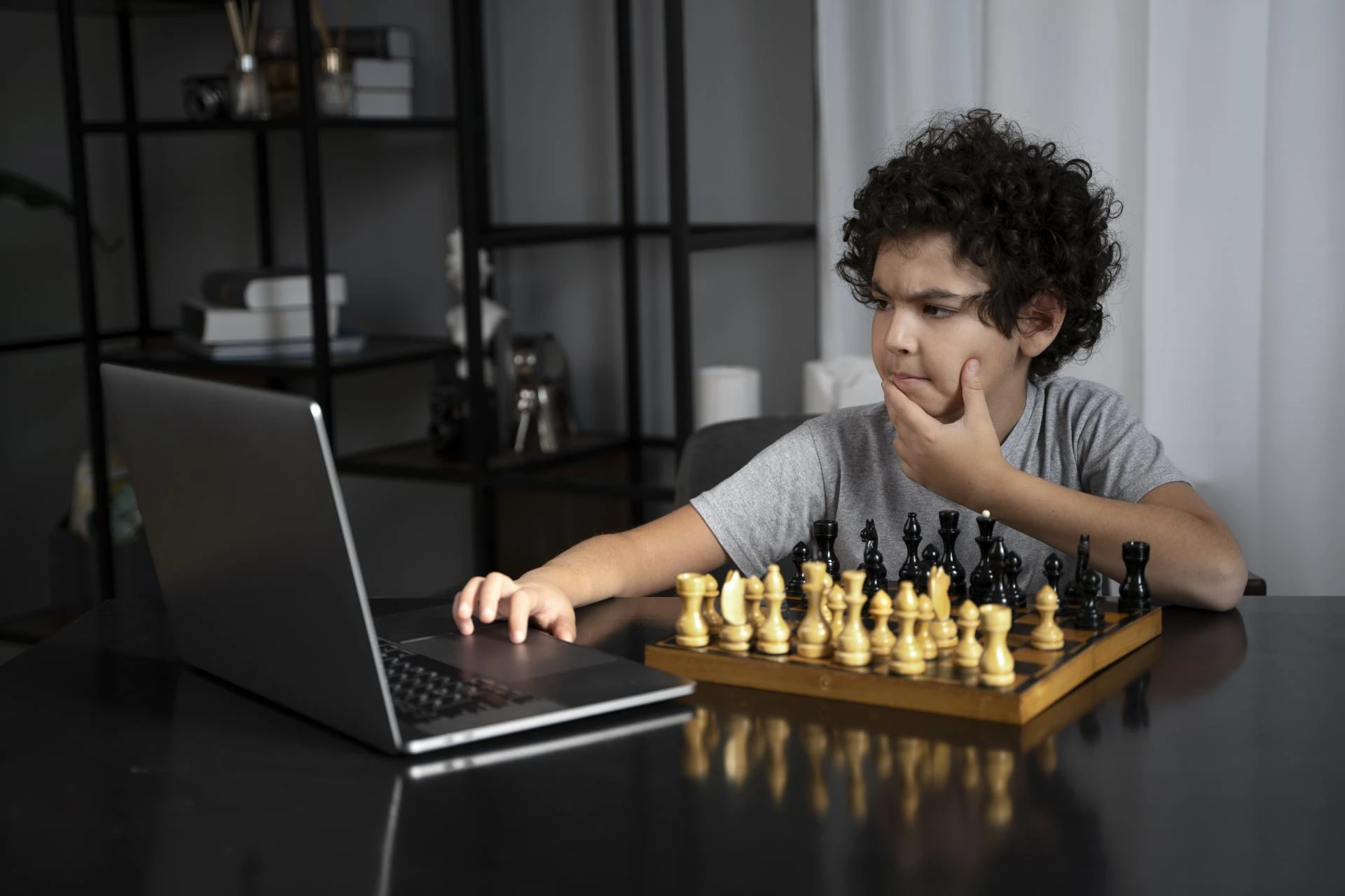 Why More Players Are Switching to Online Chess Tutors in the Digital Age