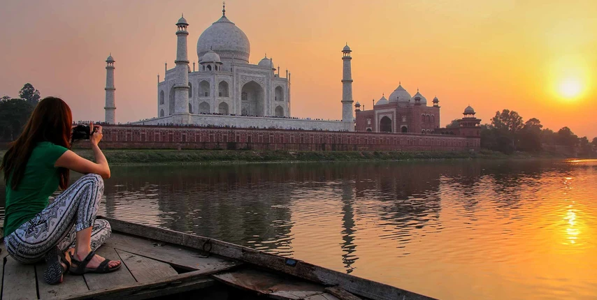 Sunrise at the Taj Mahal: A Magical Agra Experience