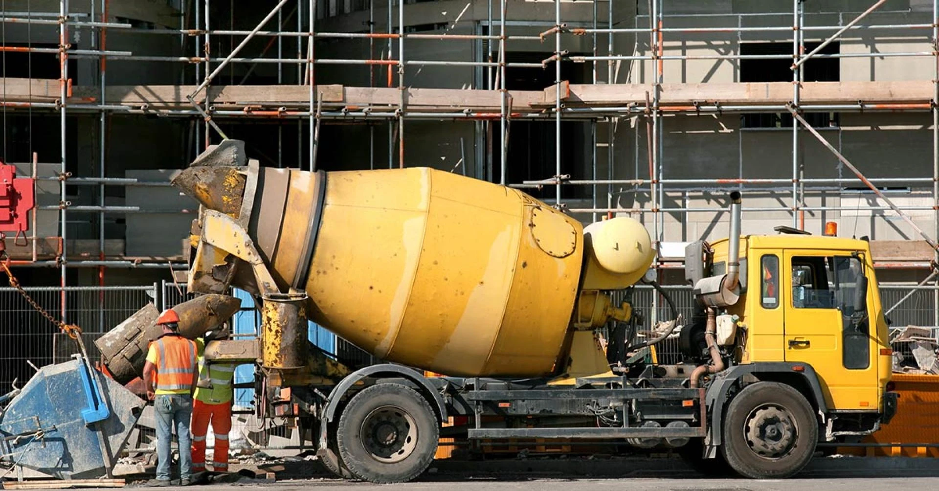 Understanding Ready-Mix Concrete: Types, Benefits & Uses