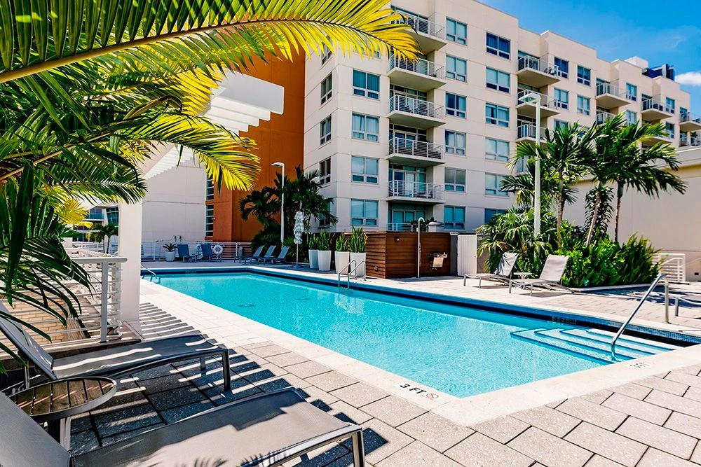 4 Reasons a Poolside Vacation Rental is the Perfect Escape 
