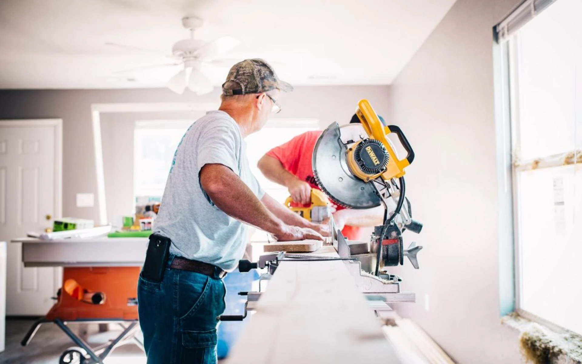 Why Hiring a Professional Renovation Contractor in Calgary Makes All the Difference