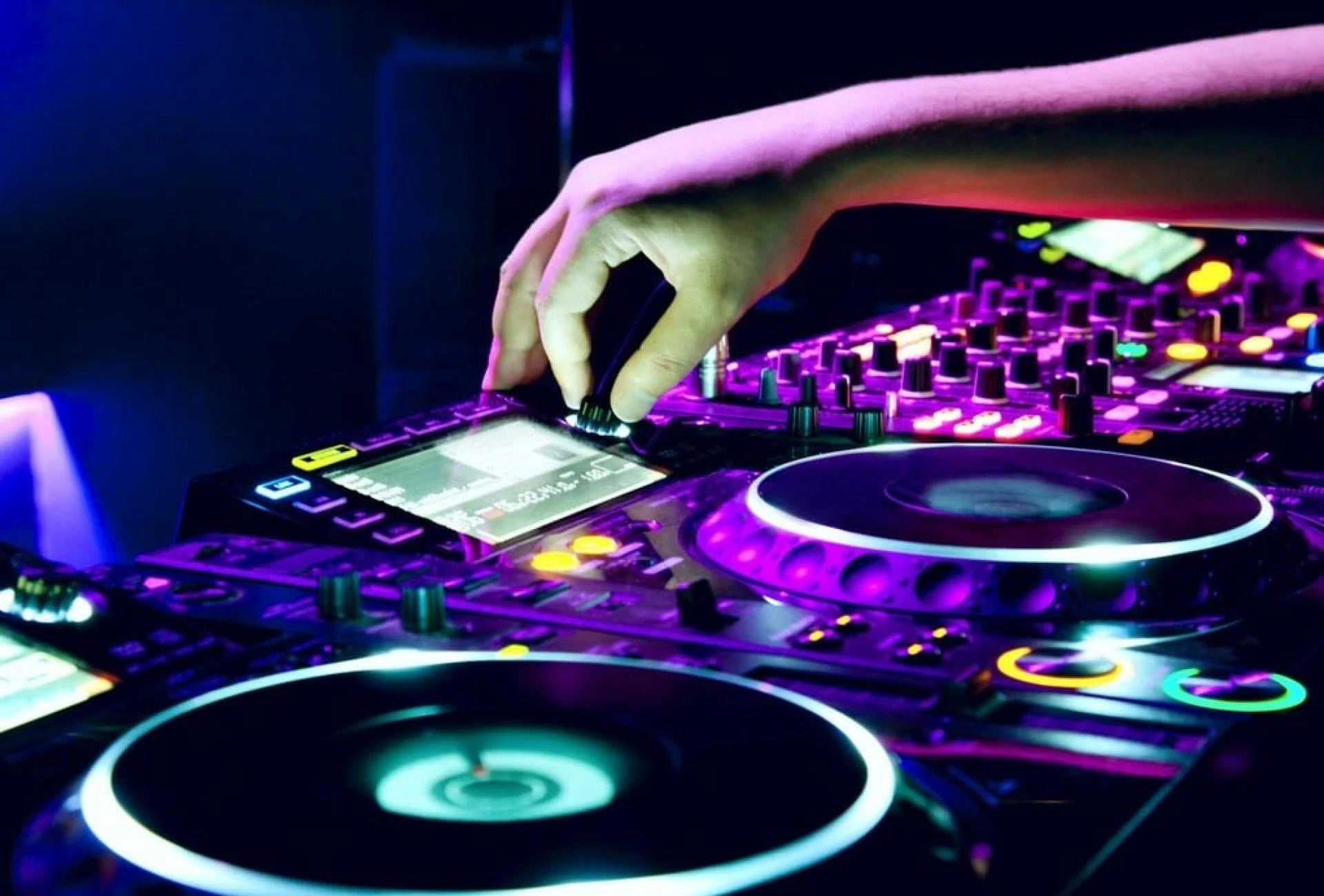 Why the Right DJ Equipment Can Make or Break Your Event 