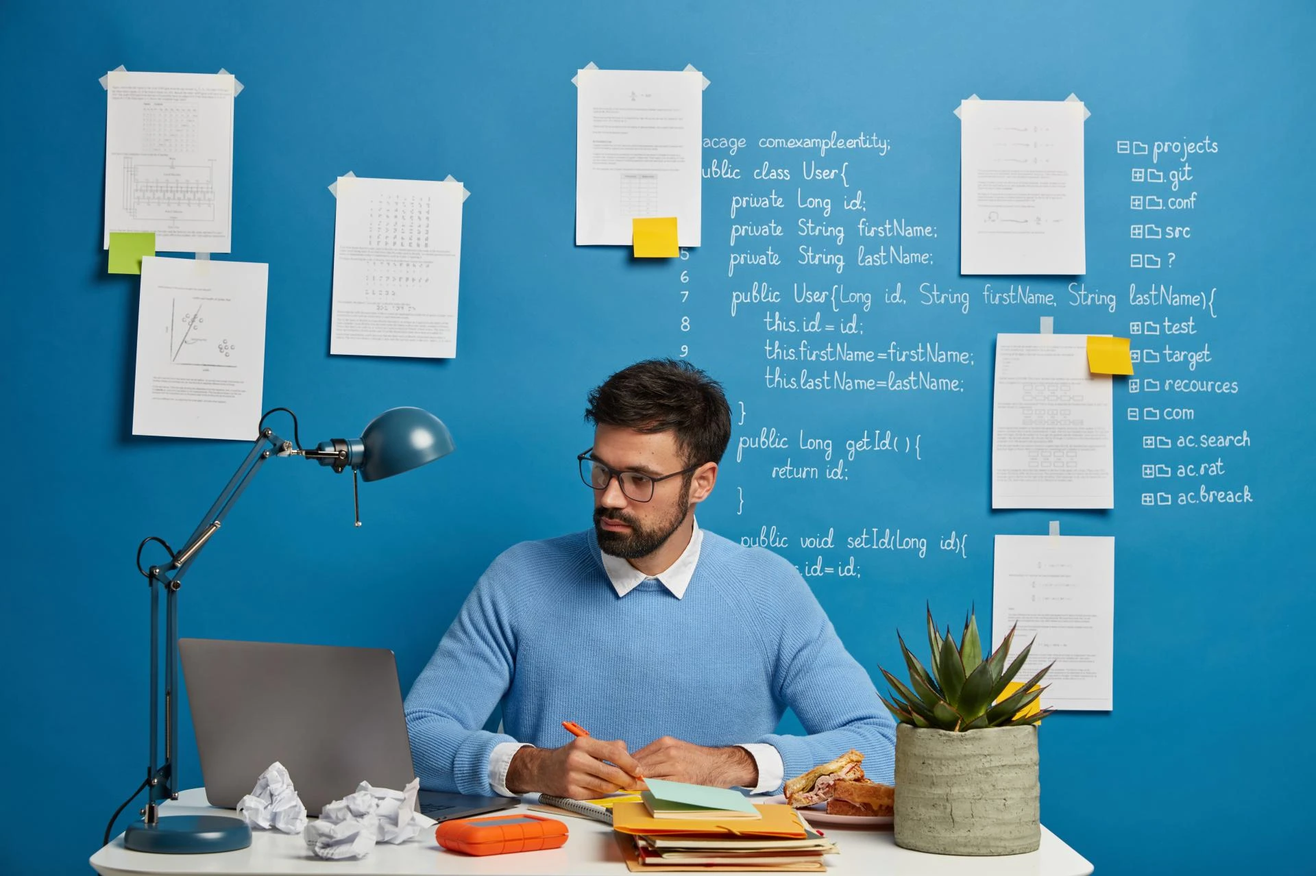 Top 5 Benefits of Hiring Professional Content Writers 