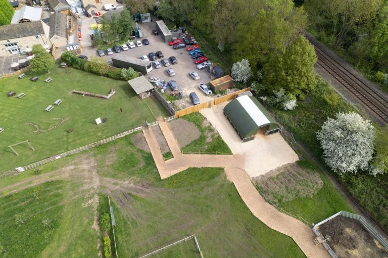  Jak nowoczesna obora dla krów zwiększa wydajność mleczną i zdrowie stada