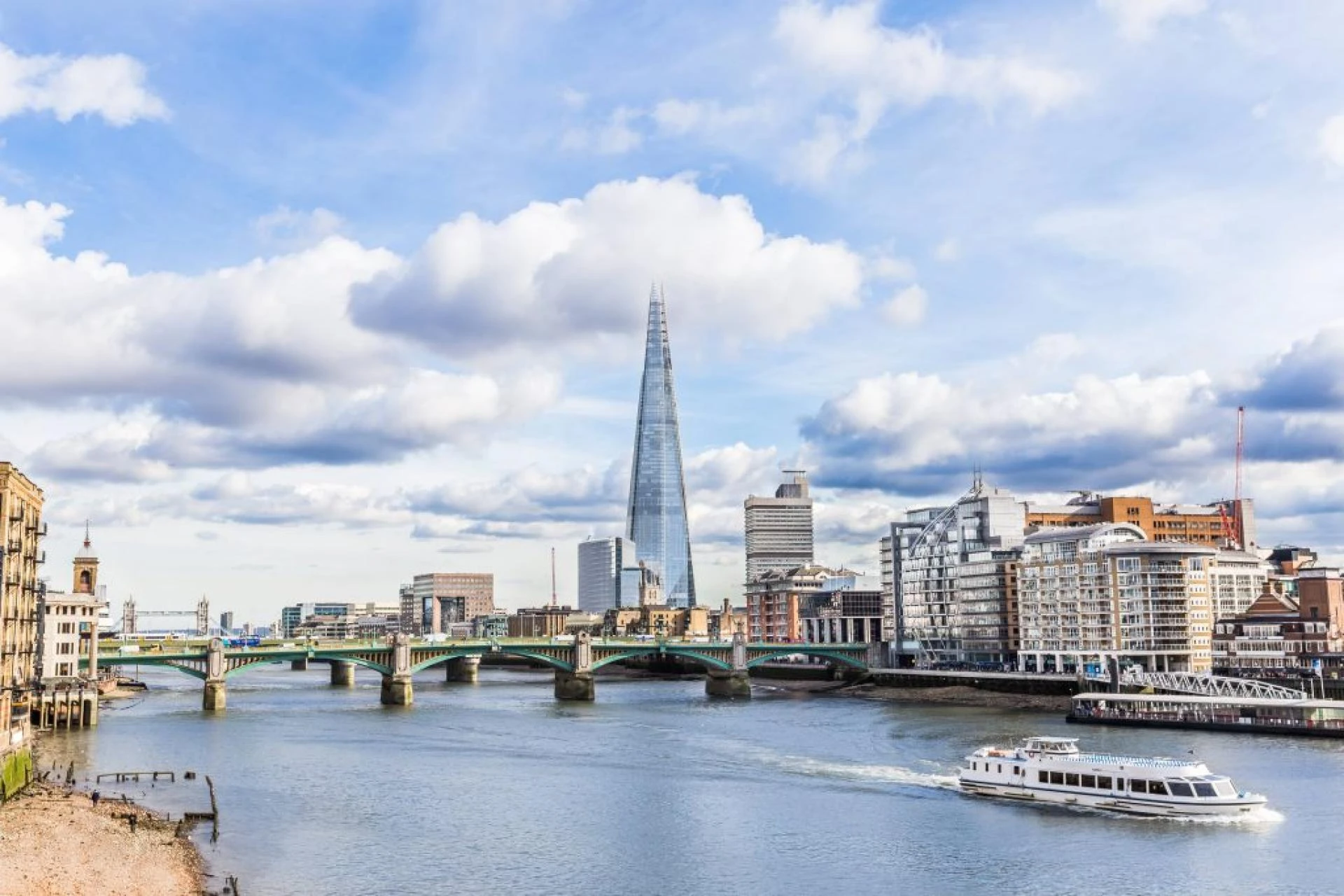 Thames River Sightseeing Cruise tour
