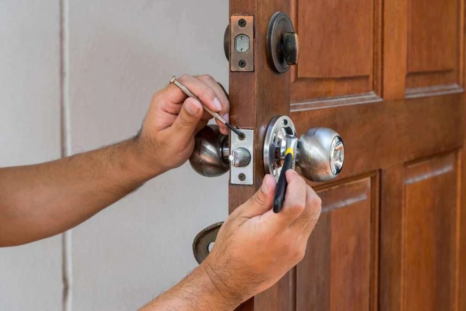 How a Locksmith Can Help You After a Break-In