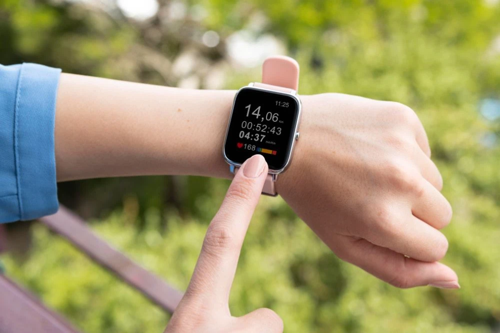 Cracked Screen or Battery Issues? Visit a Smart Watch Repair Shop in Mobile AL