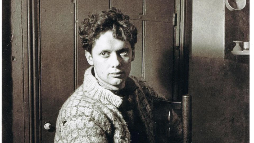 Appreciating the Philosophy of Life in Dylan Thomas’s Writings
