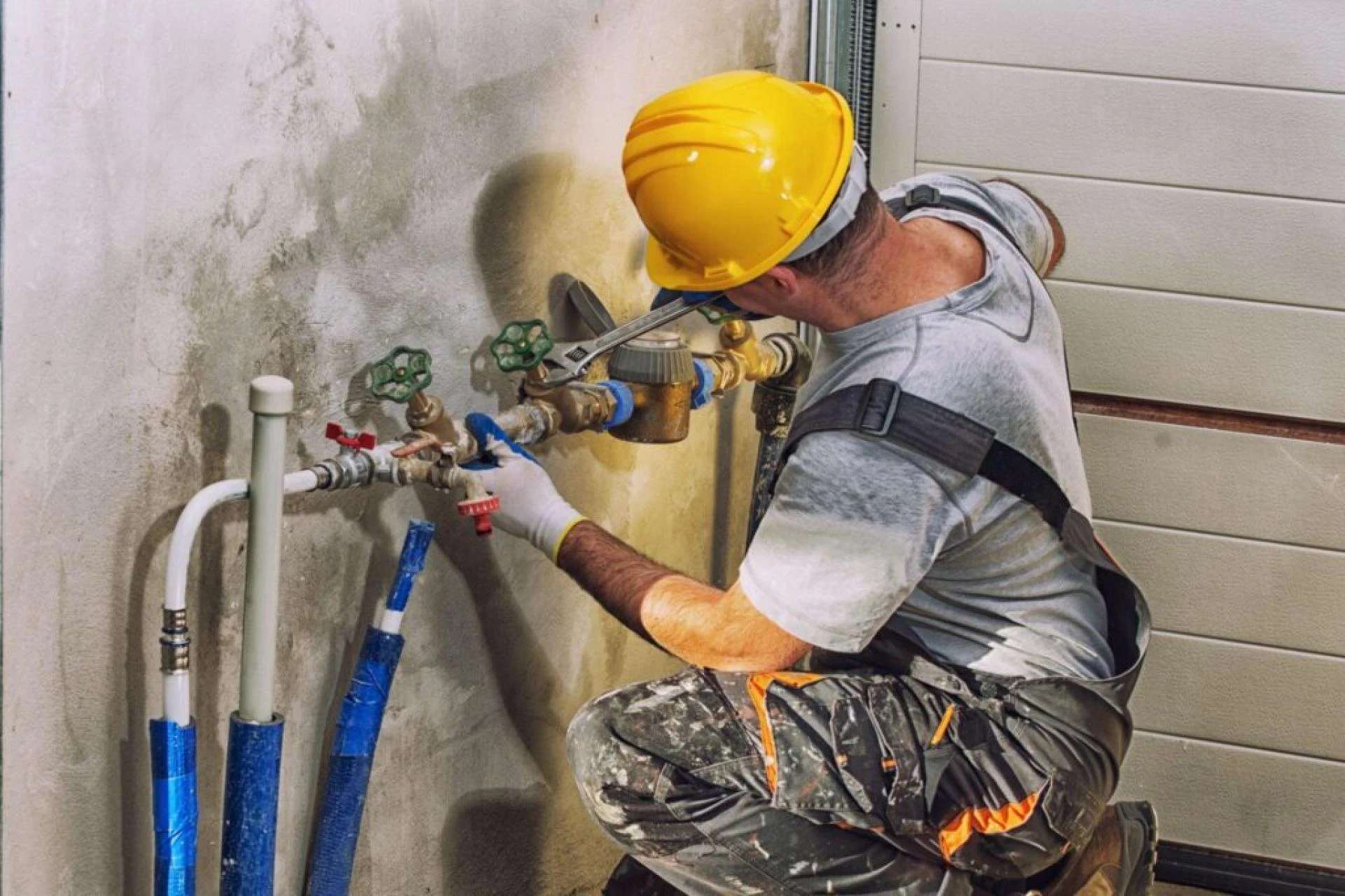 Avoid Plumbing Disasters: Hire the Right Plumber the First Time