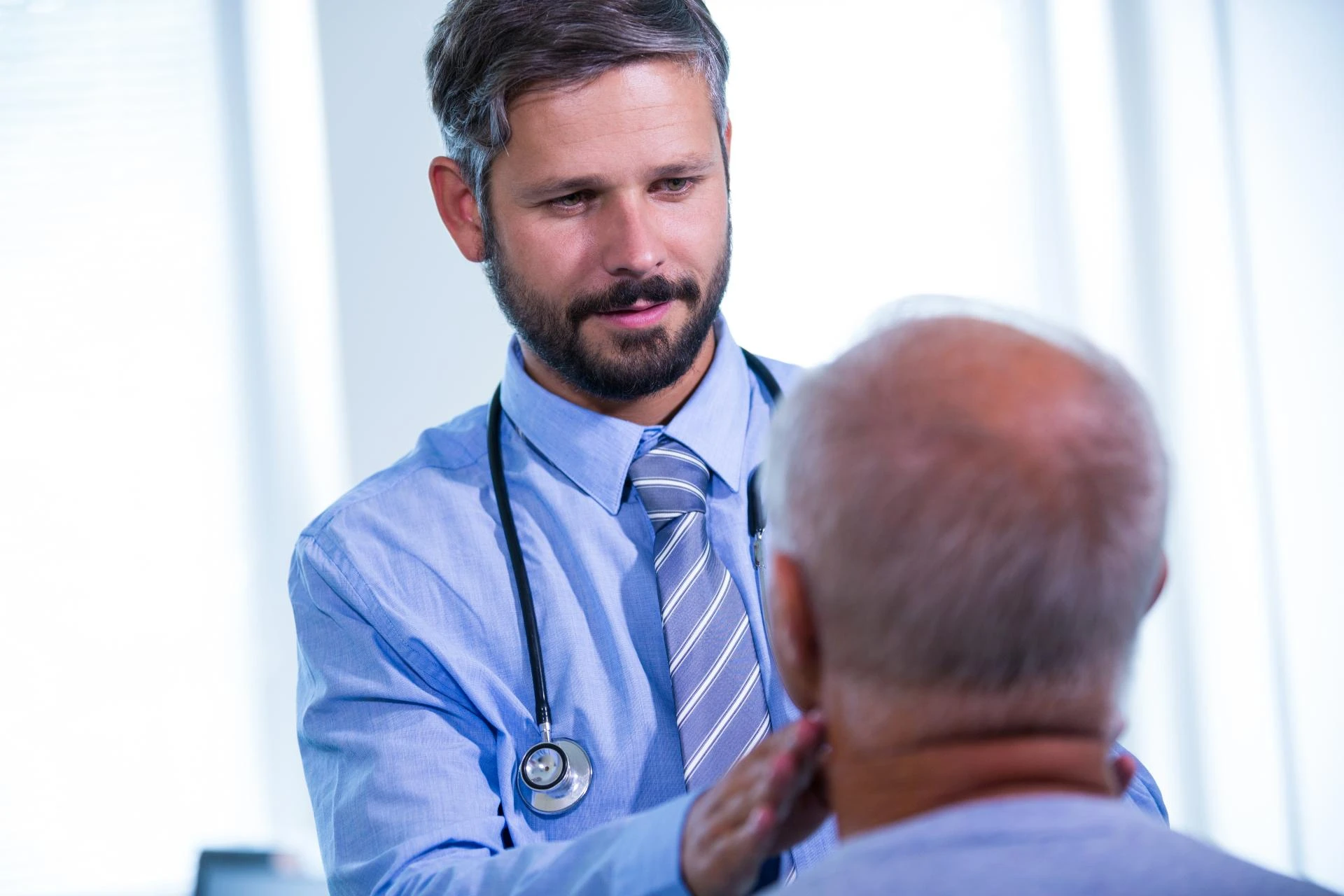 What Questions to Ask from a Hair Transplant Doctor at a Hair Transplant Clinic in Miami?