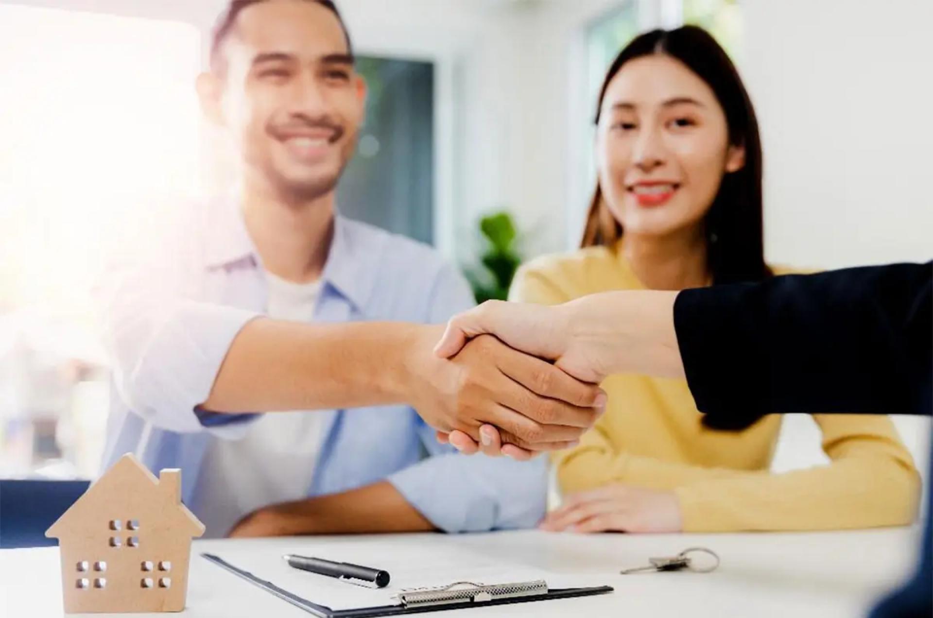 How to Stand Out to Recruiters and Hiring Managers