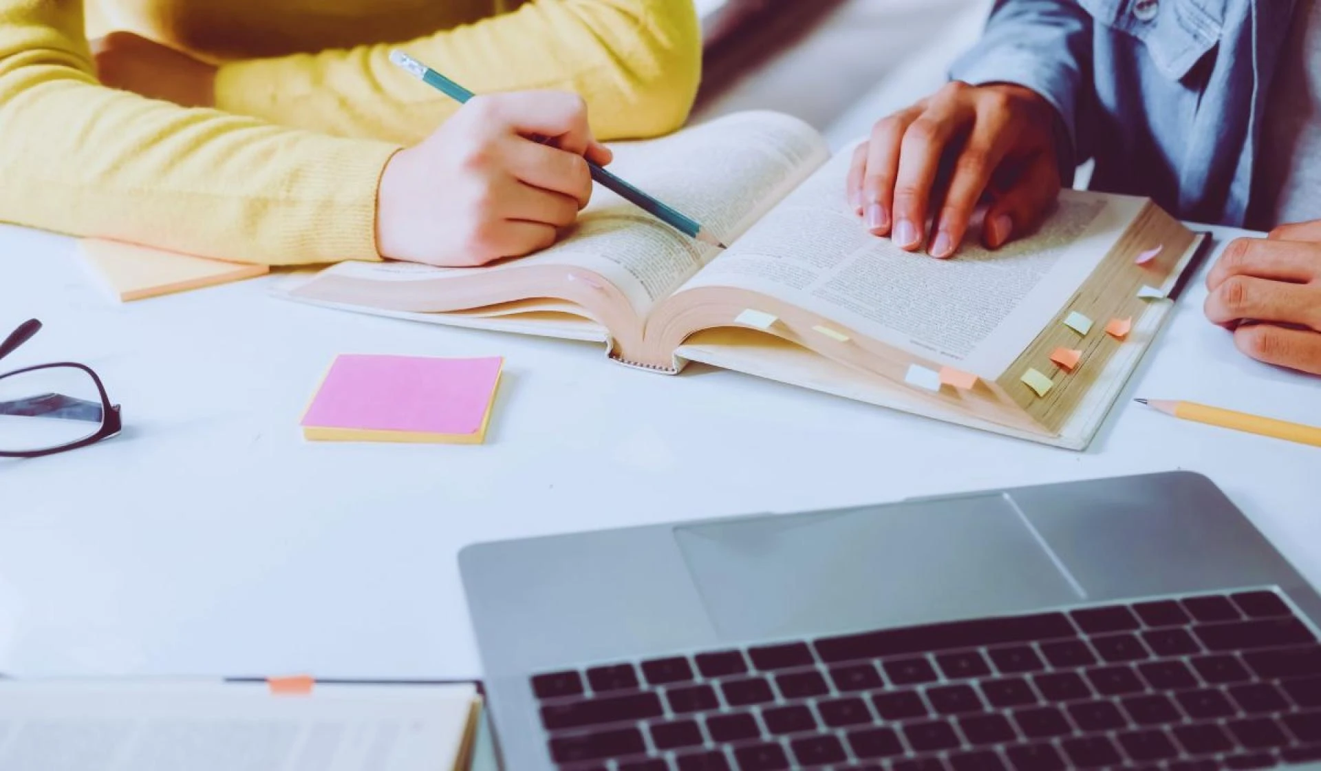 Mastering Academic Success with Reliable Essay Writing Services