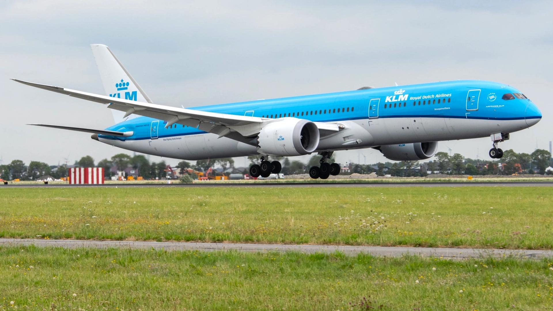 How to change a flight on KLM Airlines?