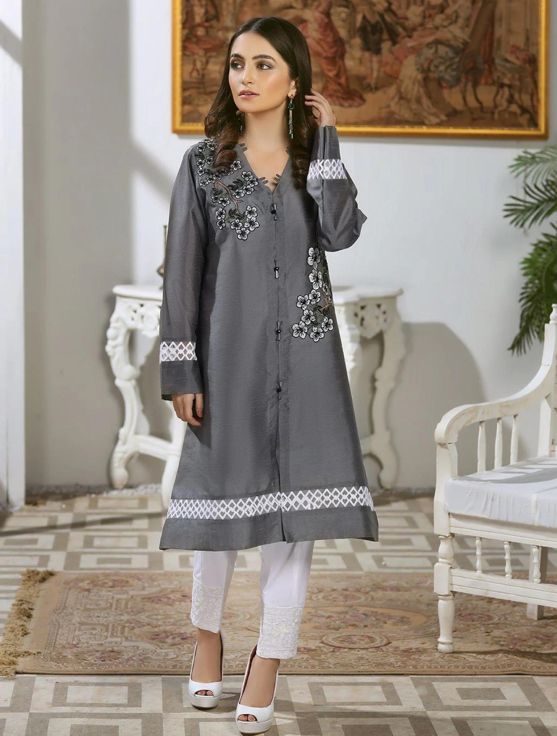 Why Fashion Lovers Are Obsessed with Nureh Clothing in 2025