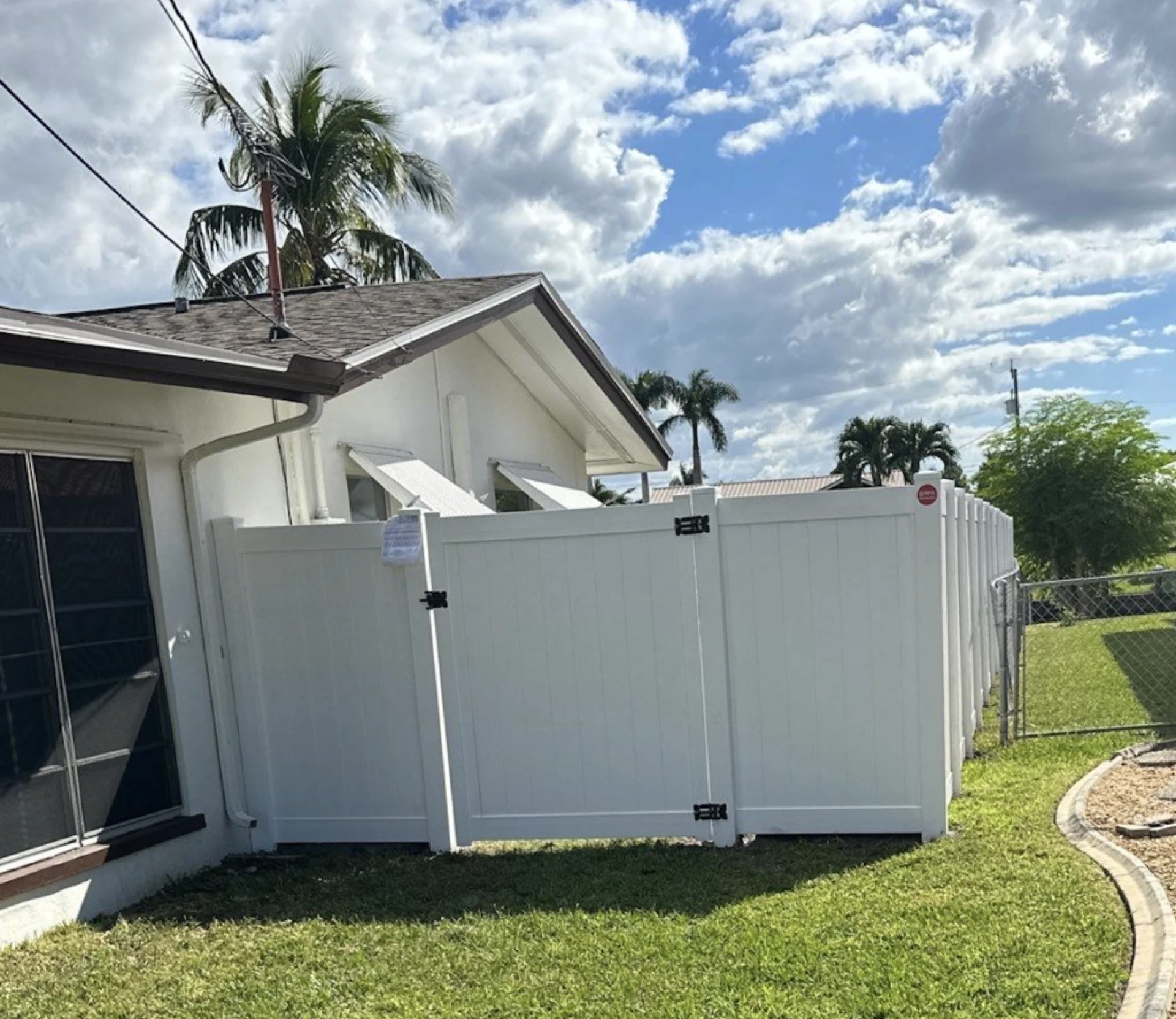 Modern Solutions for Commercial Fencing in Fort Myers