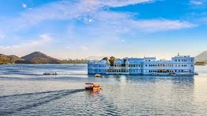 How to Travel Udaipur on a Budget and Save Money
