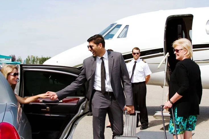 Start and End Your Journey in Style: Discover Pharaoh’s Milwaukee Airport Limo Service