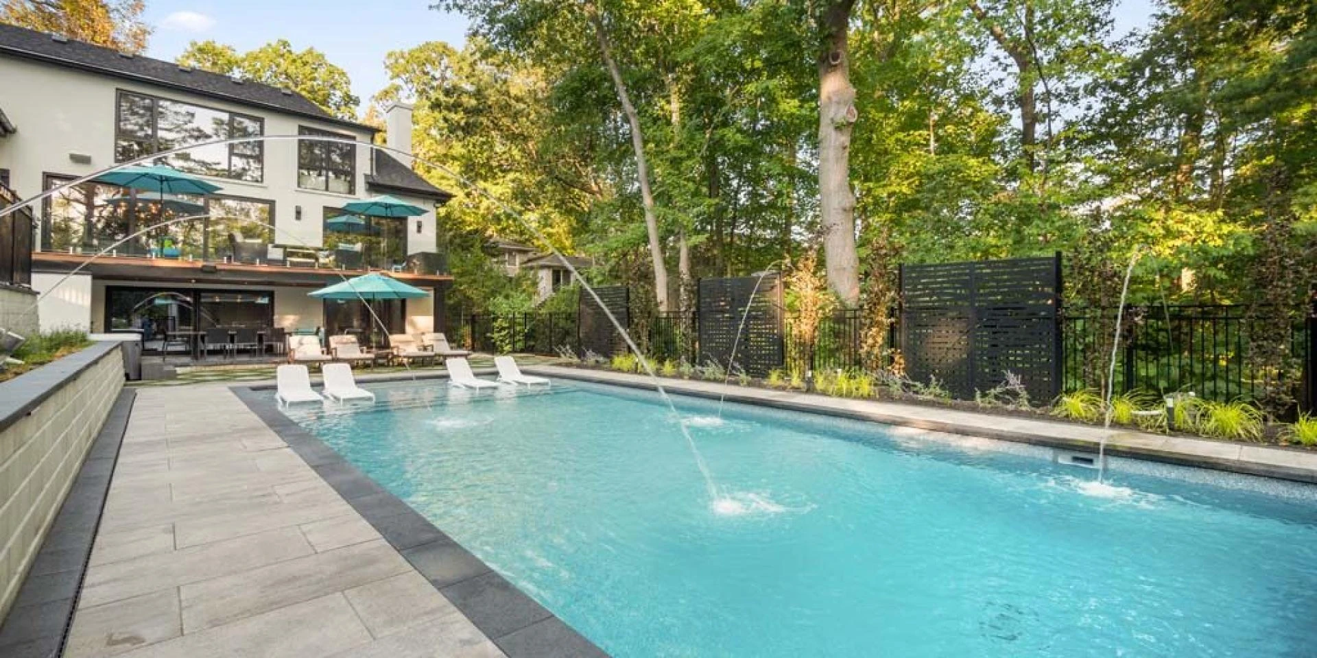 Modern Swimming Pool Design Ideas for Toronto Backyards